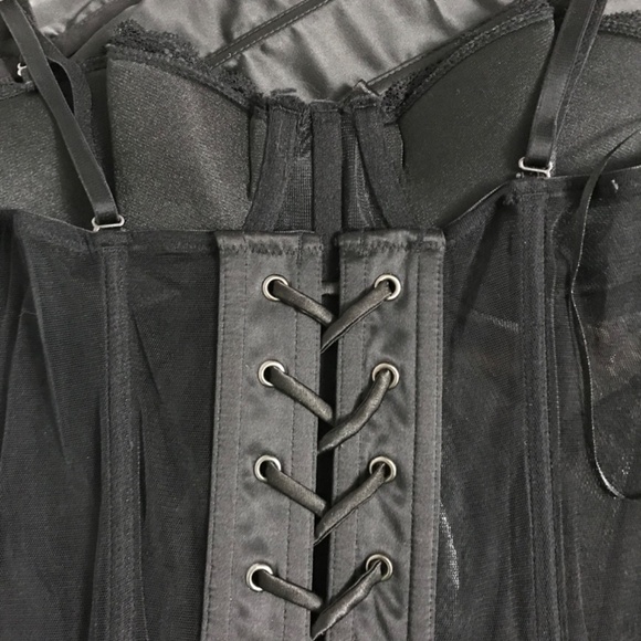 NWT Y2K Urban Behavior Goth Lace Corset Top M Black - Picture 4 of 6